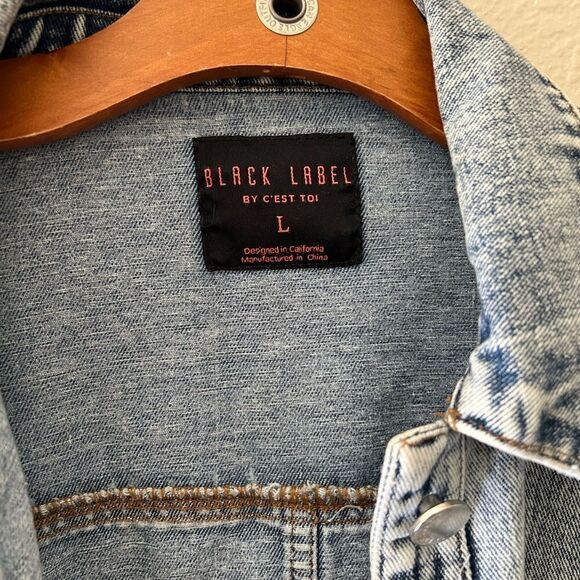 Distressed Jean Jacket✨ - Picture 3 of 8